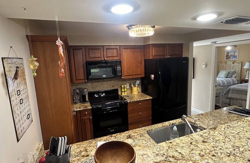 South Beach Condo | Beautiful Condo with Marina View and Minutes walk to Private Beach!