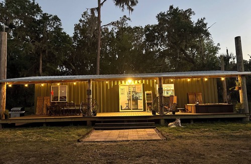 Nichols RV Rental | Beautiful Container Home in Lithia, FL for 4 people.