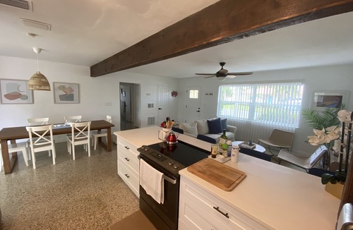 Belle Vista House | Beautiful contemporary 2BR bungalow located in St Pete Beach, Fl.
