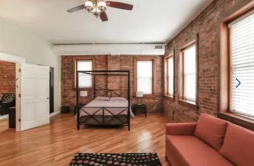River Market Apartment | Beautiful Downtown Loft