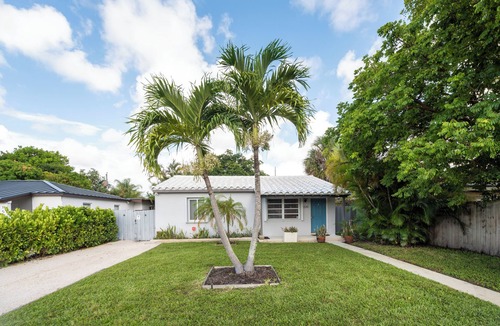 South Middle River House | Beautiful ENTIRE HOME Near Wilton Manors, Las Olas Blvd & the Beach