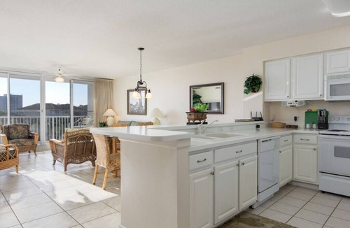 Destin Condo | Beautiful Family Friendly 3BR Condo Steps from the Beach