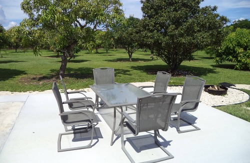 Homestead House | Beautiful Guest Home On 5 Acres. Close to Everglades, Biscayne Bay, Fl Keys