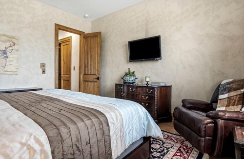 Bandera House | Beautiful Hill Top Home with Pool, Hot Tub, and Stunning Views near Bandera, Texas