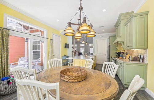 Holmes Beach Cottage | Beautiful Home Two Houses from the Beach! Pool, Private Patio, 3 Bedrooms