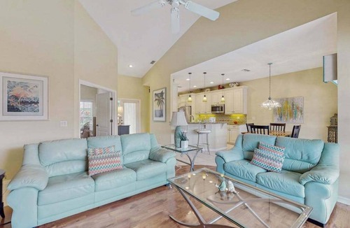 Falcons Glen House | Beautiful home w/heated in ground pool, wifi, dog-friendly, and sundeck