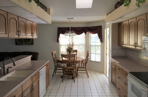 Spring Hill House | Beautiful Home With Heated Pool In A Nice Neighborhood