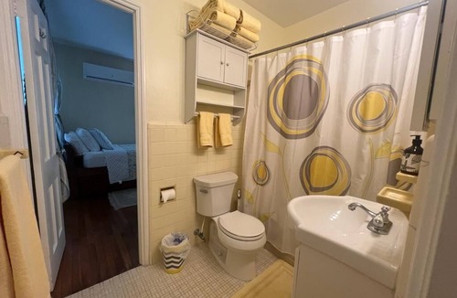 East Little Havana House | Beautiful house in top location Grove Park, Miami with free parking.