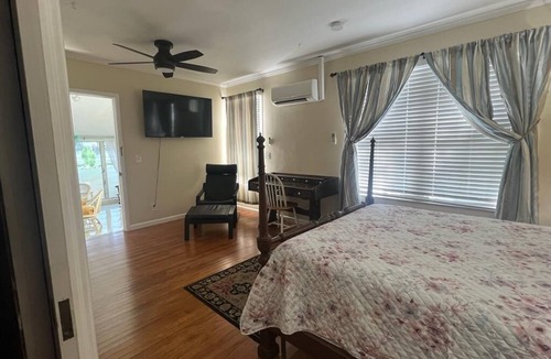 East Little Havana House | Beautiful house in top location Grove Park, Miami with free parking.