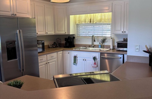 De Funiak Springs House | Beautiful lake front home in historic DeFuniak Springs!