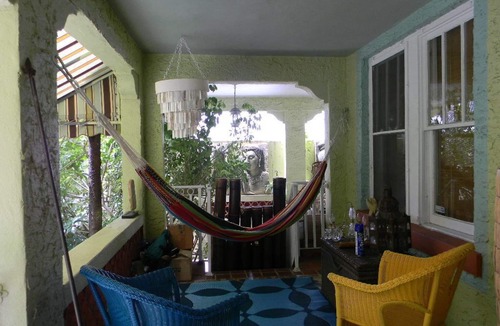 East Little Havana House | Beautiful & Large Bedroom in B&B in Exquiste Tropical Home- Centrally located