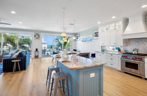 Ilexhurst House | Beautiful luxury home! Pool, rooftop deck and steps from the beach!
