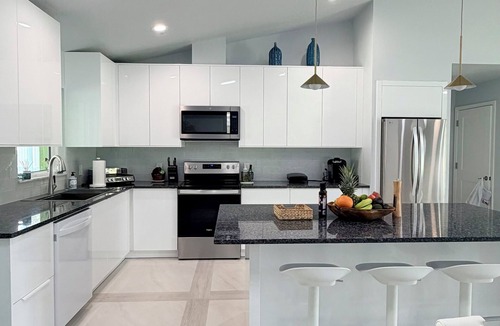 South Venice House | Beautiful Modern House in Venice FL with Private Heated Saltwater pool