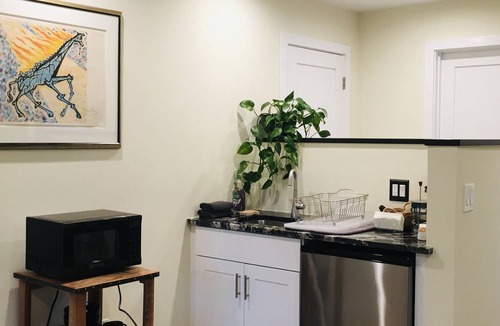 Martin Acres Apartment | Beautiful modern studio 10 min. from major hiking areas and downtown Boulder