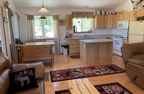 Indian Mountain Cabin | Beautiful & Secluded Rocky Mountain Hideaway
