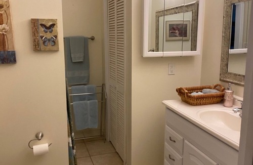 Eustis Apartment | Beautiful, Serene 1-bedroom studio with AC on 5 acre farm Eustis