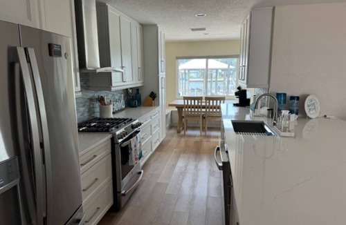 Crystal River House | Beautiful, spacious, waterfront home with pool in Crystal River, Florida.