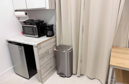 Driftwood House | Beautiful Studio near Hollywood Casino Guitar