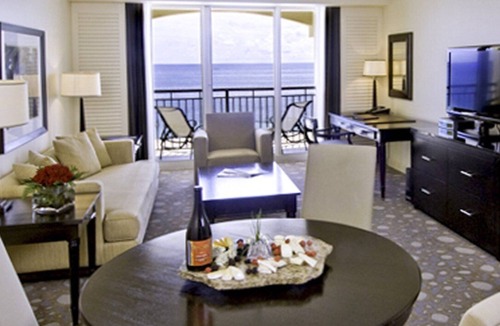 Central Beach Apartment | Beautiful studio unit at resort, sleeps 2