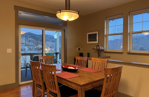 Salida House | Beautiful Townhome with all the Amenities and access to all Salida has to offer!