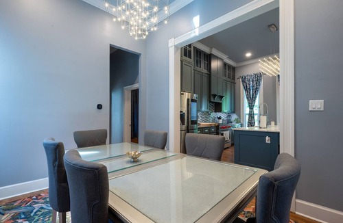 East of Broadway Cottage | Beautiful two-bedroom cottage nestled in the heart of vibrant SoMa.