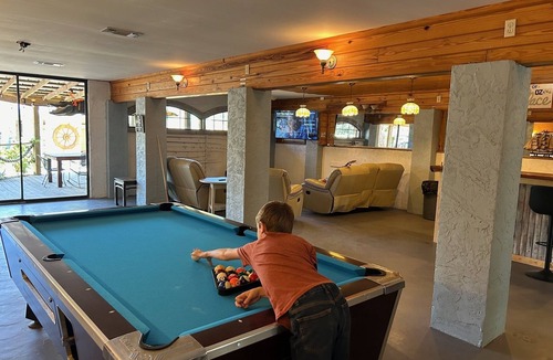 Crystal River House | Beautiful Waterfront Home on Deepwater Canal. Easy Access to the Gulf.