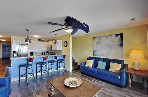 Put-in-Bay Condo | Beautiful Waterfront Put-in-Bay Condo - 12 max - Search Stops Here! - CON 201