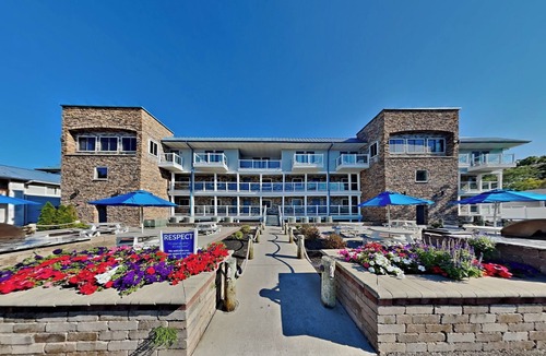 Put-in-Bay Condo | Beautiful Waterfront Put-in-Bay Condo - 12 max - Search Stops Here! - CON 201