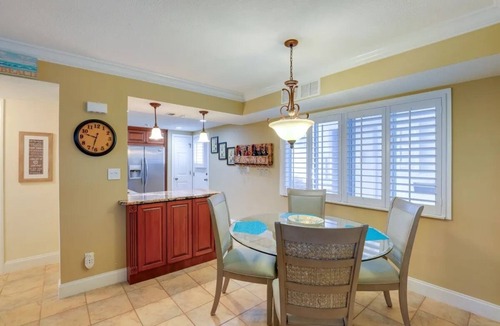 Fort Pierce Condo | Beautifully updated 2bed/2bath, steps to beach in OV, Fort Pierce, FL