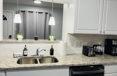 Maple Heights House | Beechwood Graceful Getaway – Maple Heights Comfort