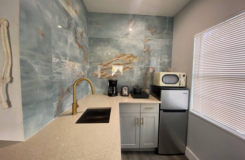Sanford Apartment | Bella Breeze