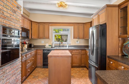 Belle Vista House | Belle Vista Beach House | Monthly Property + Hot Tub & Fire Pit!