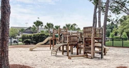 Sawgrass House | Belle Vue - Modern condo near beach w golf views