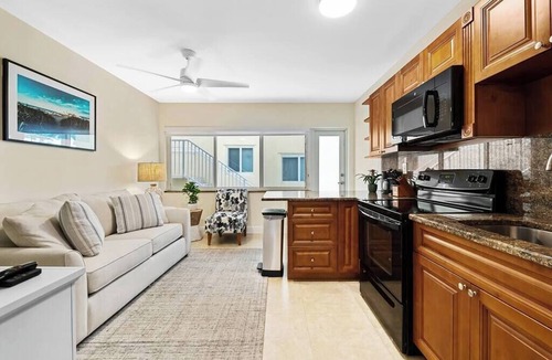 Lauderdale-by-the-Sea Apartment | Bermuda Isles Villas #15 See Description