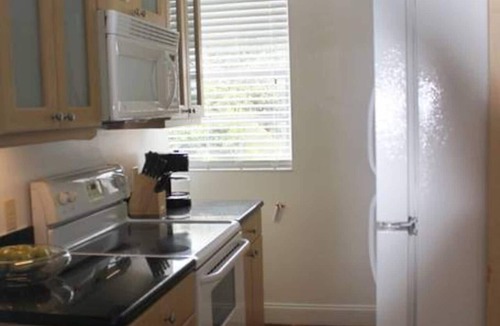 South Beach Apartment | BEST LOCATION IN SOUTH BEACH. NO CAR NEEDED