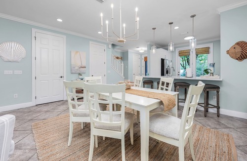 Gulf Place House | Best of Gulf Place at Your Doorstep Heated pools/Walk to Shops/Restaurants