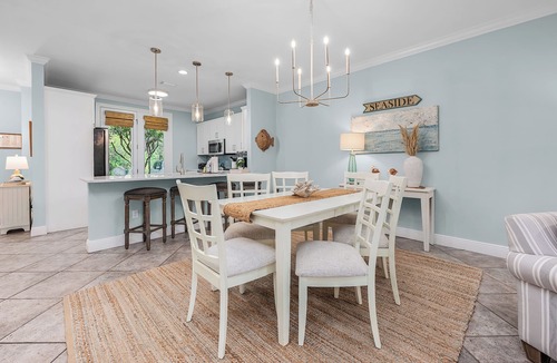 Gulf Place House | Best of Gulf Place at Your Doorstep Heated pools/Walk to Shops/Restaurants