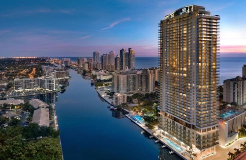 Hollywood South Central Beach Apartment | Best Place to Stay in Florida! 3 Comfortable Units, Kitchen, Pool