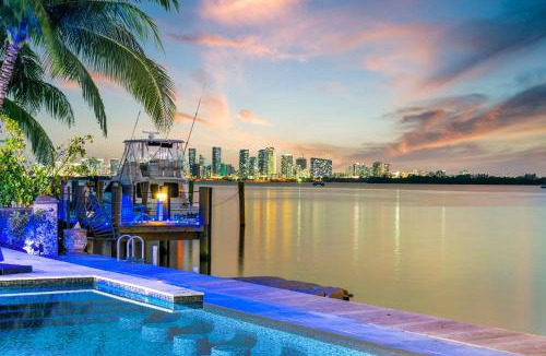 North Bay Village Villa | Best Sunset View on the Bay with Pool