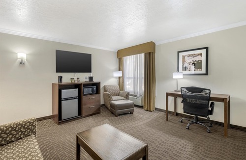Albuquerque Hotel | Best Western Airport Albuquerque InnSuites Hotel & Suites