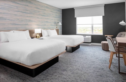 Clearwater Hotel | Better Choice for your Vacation! 3 Comfortable Units, Free Breakfast, Pool