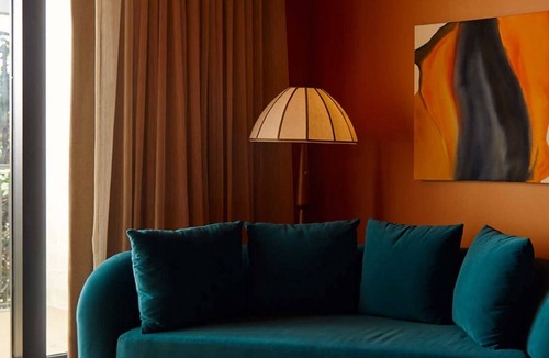 Coconut Grove Hotel | Better Choice for your Vacation! 2 Relaxing Rooms with Rooftop Pool Access!