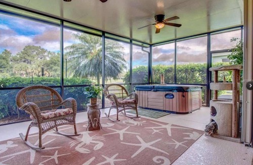 Lakeside Plantation House | Bicycle/Walking Community - Health Spa Relaxing Home