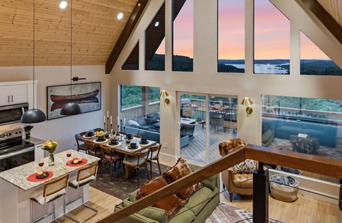 Indian Point House | BIG Lake View, Private Hot Tub on deck w/Tv & Firepit; High End Design & Comfort