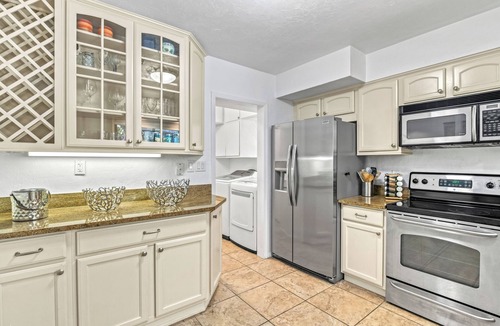 Bay Isle House | Big Pass Hideaway l Private Heated Pool, & Walking Distance to Siesta Key Beach