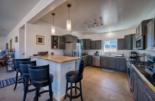 Salida House | Big Sky Spacious Mountain Retreat Near Salida - Fire Pit, Sleeps 10