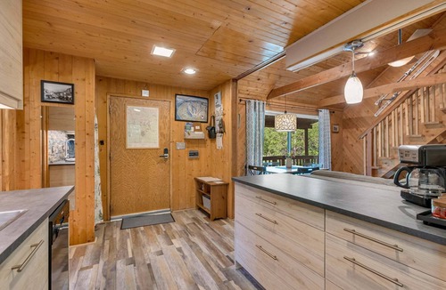 Garfield Cabin | Bike Hike Ski Cozy and Affordable