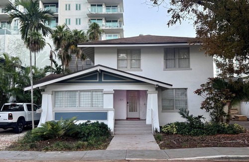 Midtown House | Biscayne Hideaway- 3 bed house Miami Big Yard Driveway - Downtown/Wynwood - FIFA