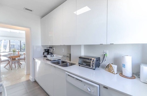 North Miami Condo | Biscayne Park Home, with Pool Access, Near Beach