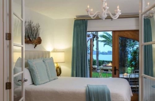 New Smyrna Beach Bed & Breakfast | Black Dolphin Inn